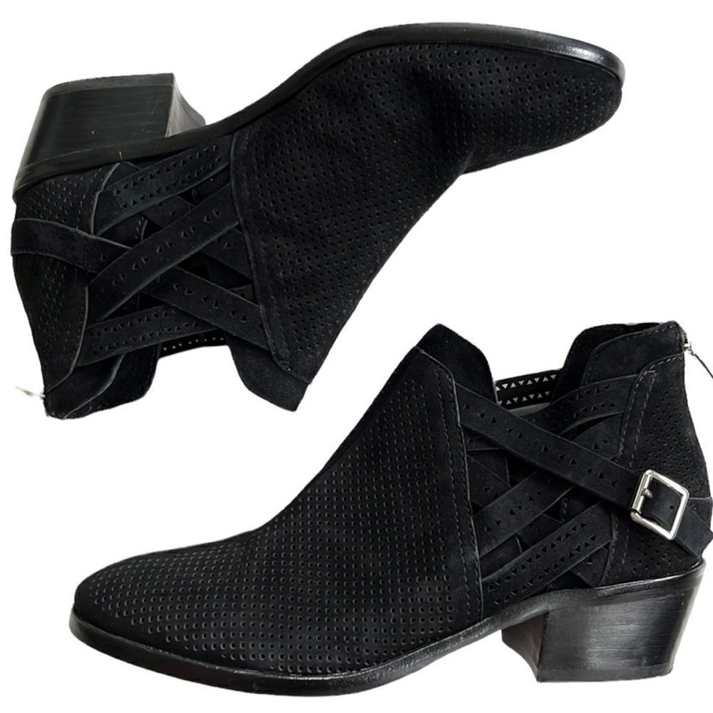 𝅺EUC Vince Camuto leather booties